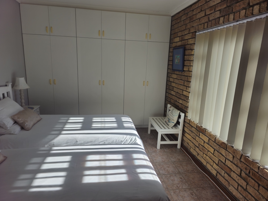 5 Bedroom Property for Sale in Stilbaai Wes Western Cape